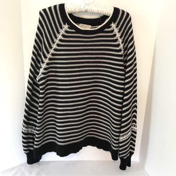 LOFT Sweaters - LOFT heavy black and white raglan sleeve size L sweater with detailed stitching